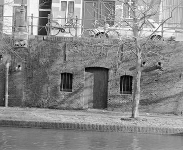 881838 Gezicht op de werfkelder behorende bij het pand Oudegracht 84 te Utrecht.